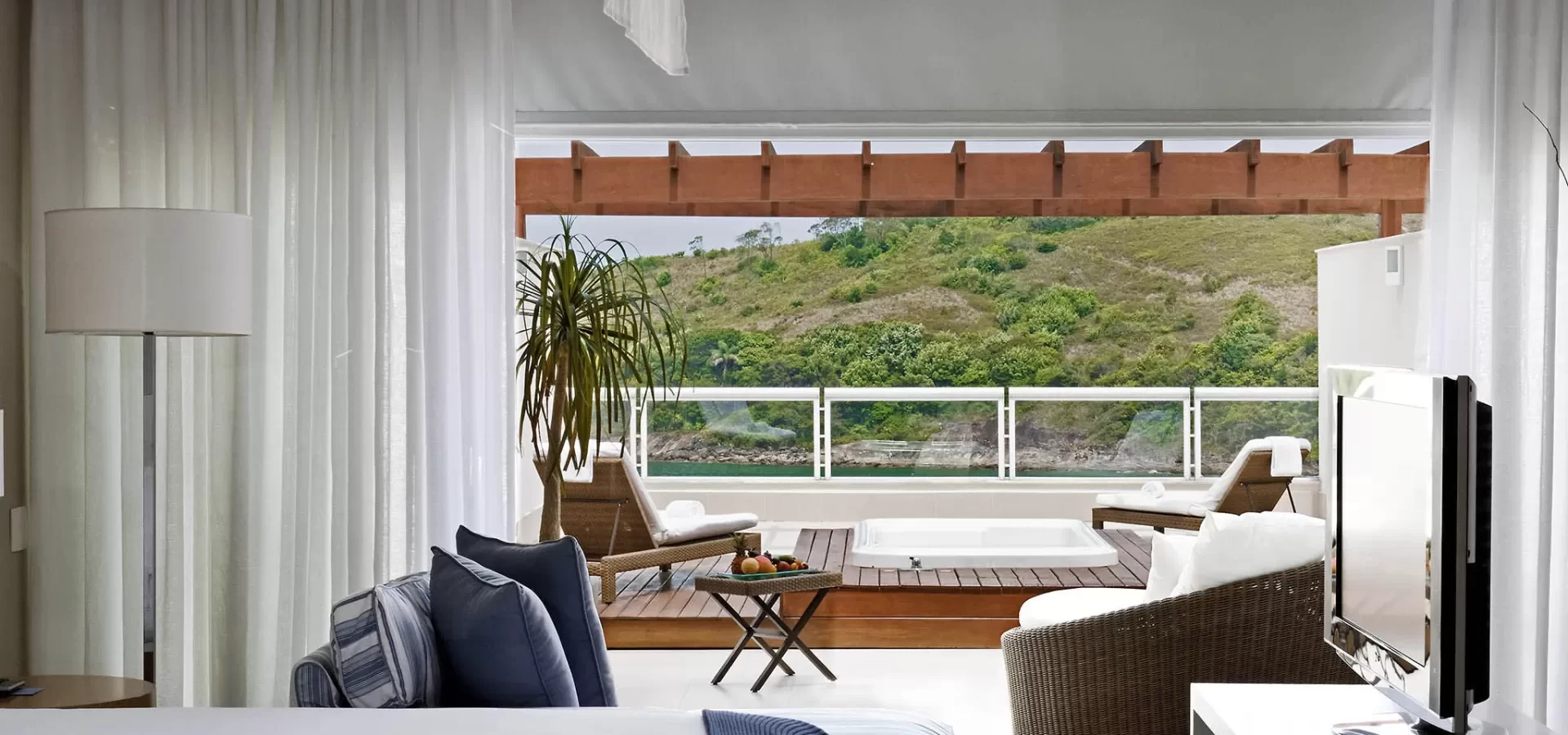 6383_ro_05_p_2048x1536