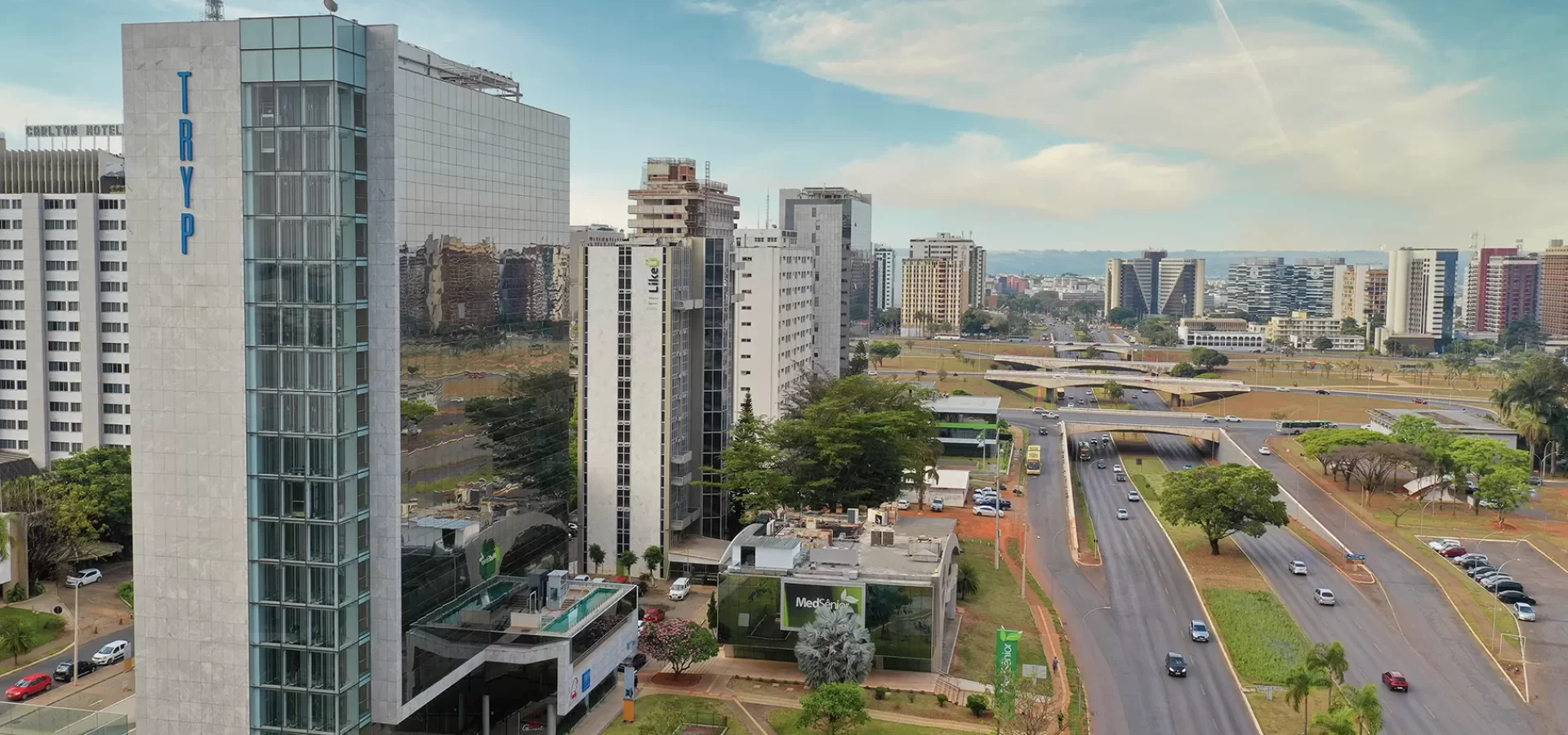 TRYP_Brasilia_avenida